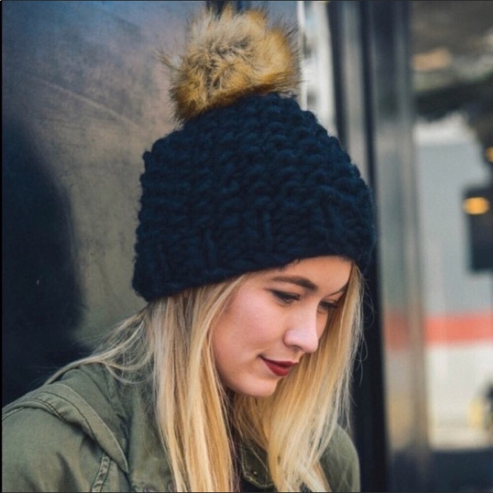 Chunky Black Cable Knit Hat With Fur Pom